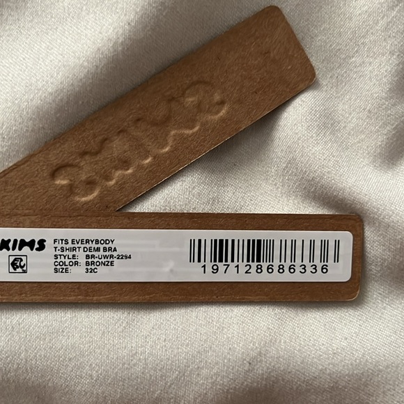 Skims - Picture 3 of 3